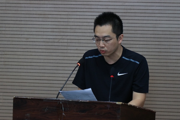 好党员、师德标兵报告会06.jpg