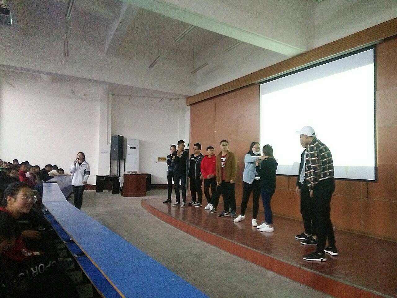 刘濛老师心理讲座3.jpg
