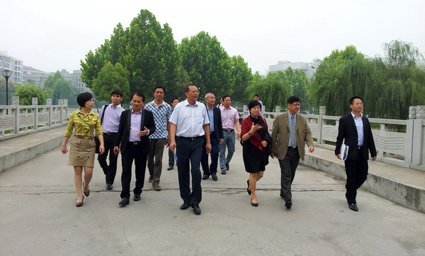 泰国客人访问江汉职院20140623.jpg